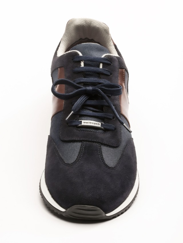 Aufnahme einer Mittel Schleife an einem Walbusch Schuh.