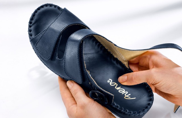 Schuhe mit Schaumpolster-Fussbett